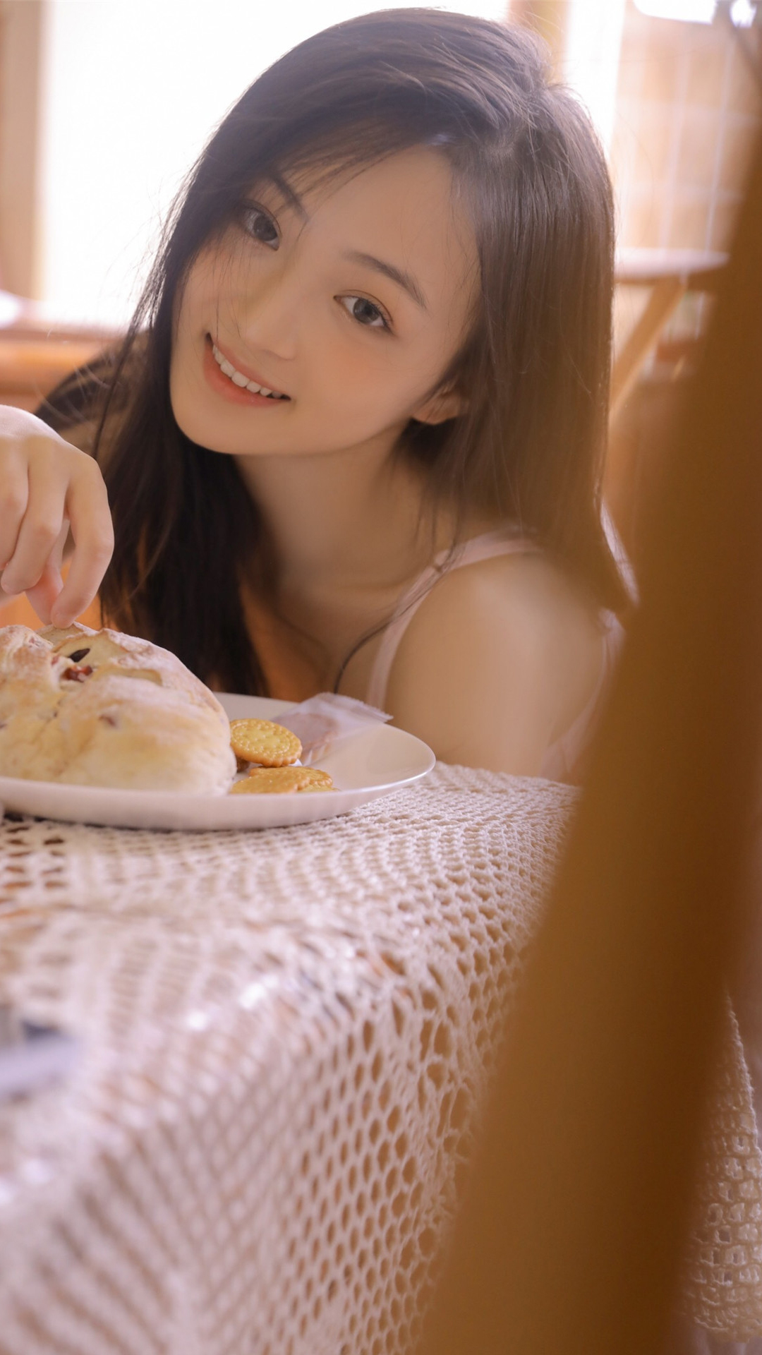 清纯小姐姐居家粉色内衣写真  第3张
