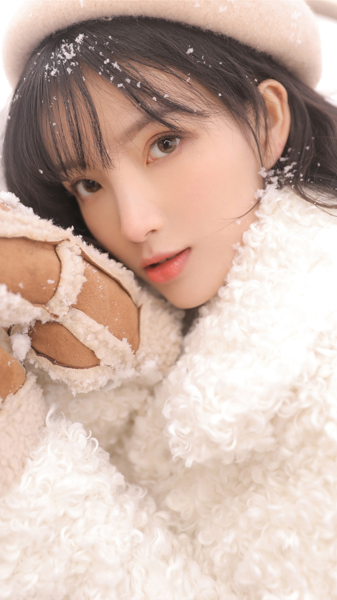 雪中养眼美少女户外写真