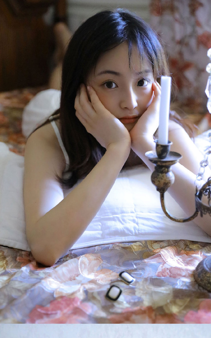 性感蕾丝吊带美女  第5张