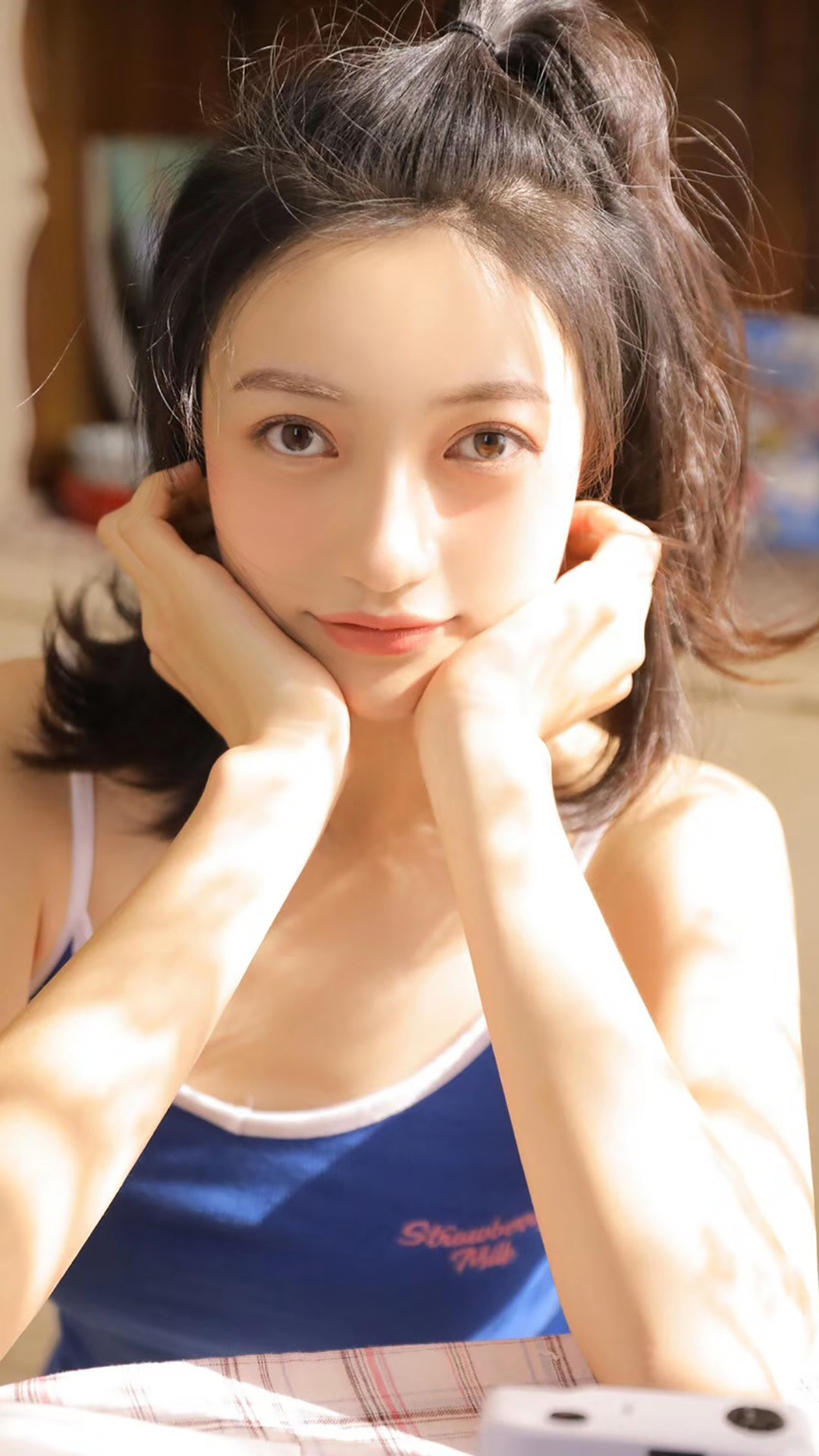 日本妙龄少女性感泳装私房俏皮写真