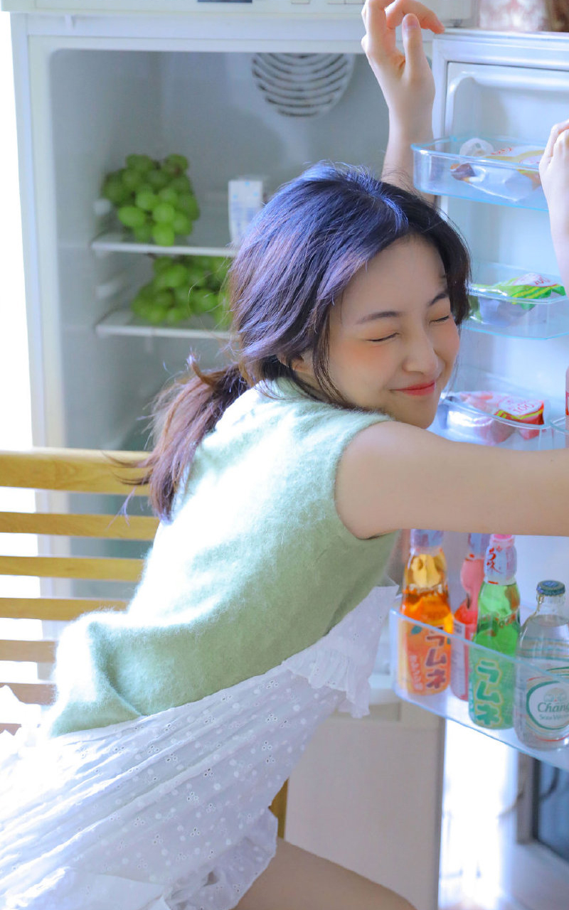 气质家居美女写真  第3张