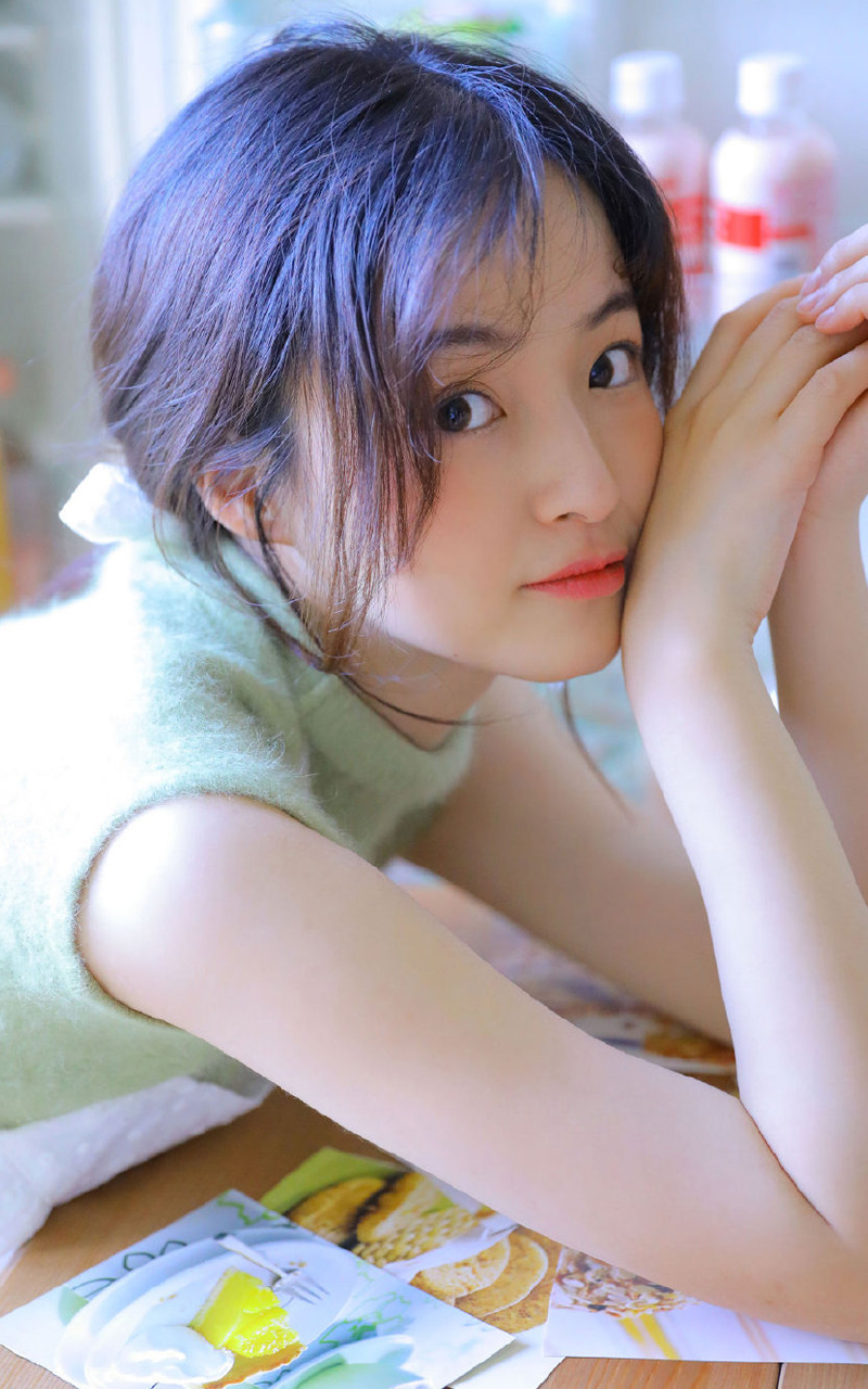 气质家居美女写真  第5张