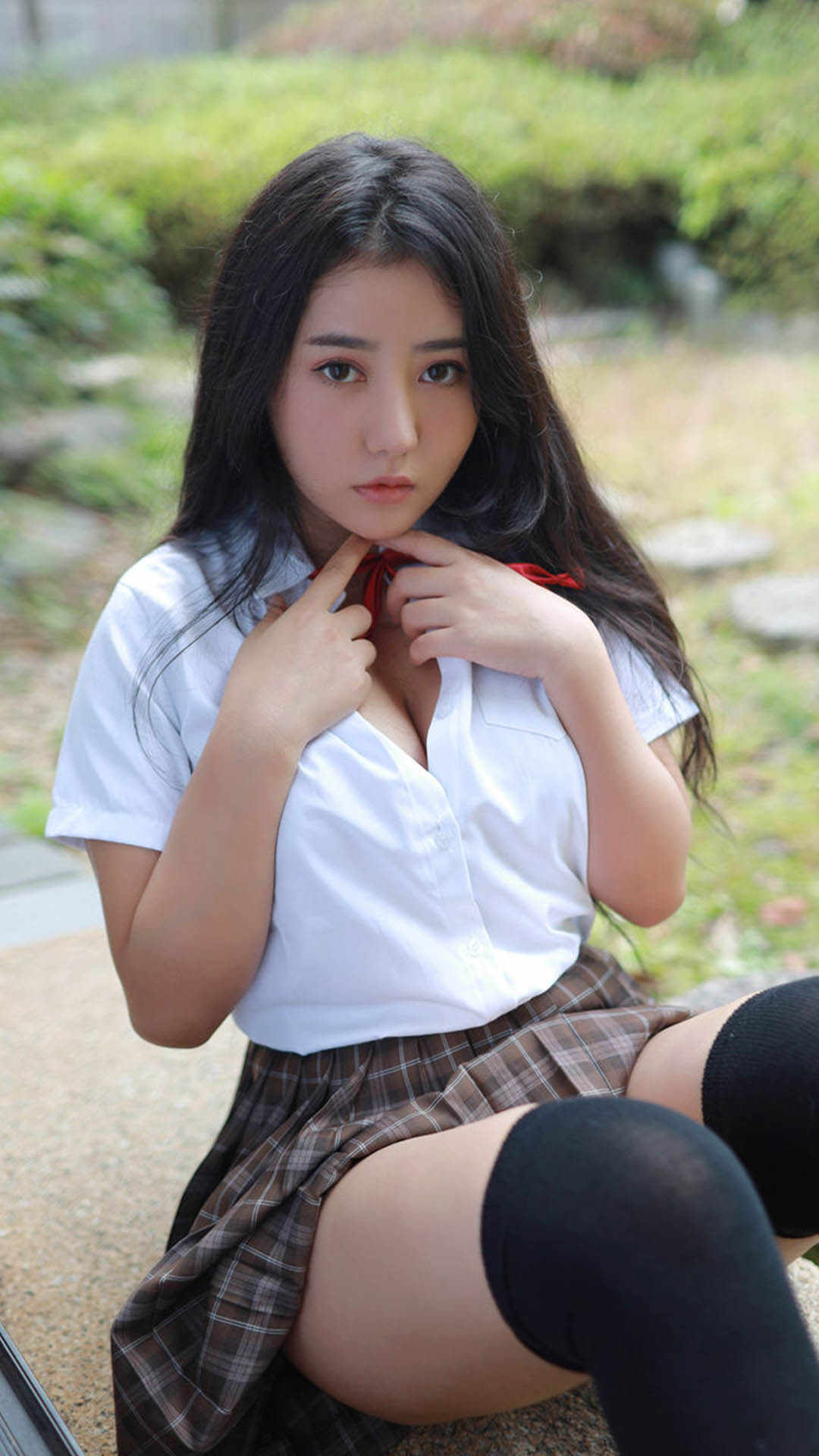 00后美女大胸肥臀性感学生制服写真  第6张