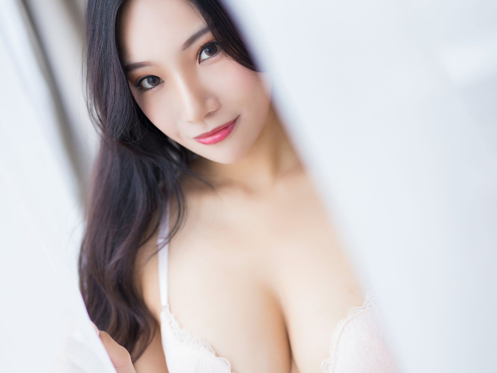 日本美女家庭教师大胸爆奶子性感翘臀写真  第2张