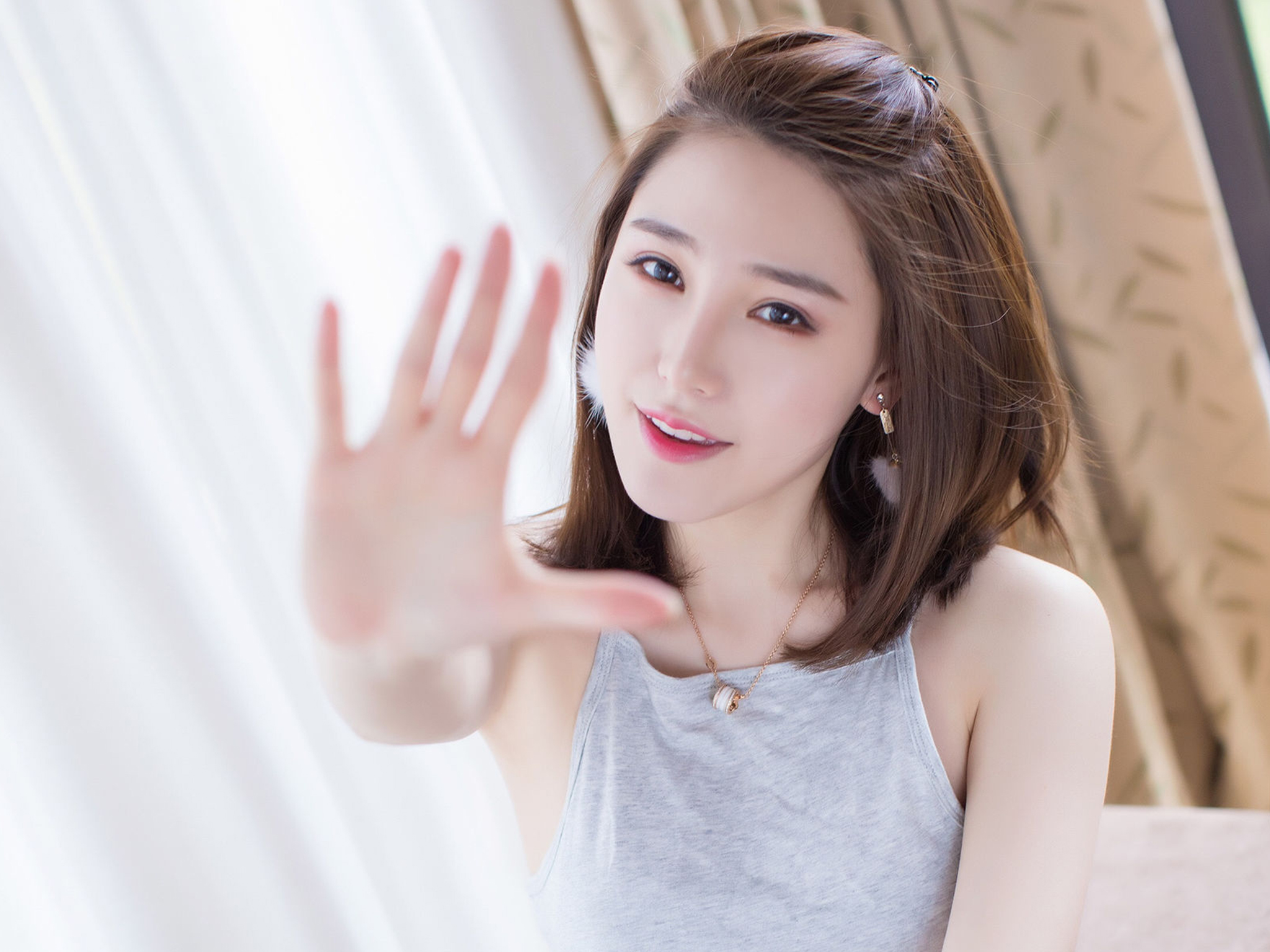 美女少妇白嫩肌肤私房性感挑逗写真