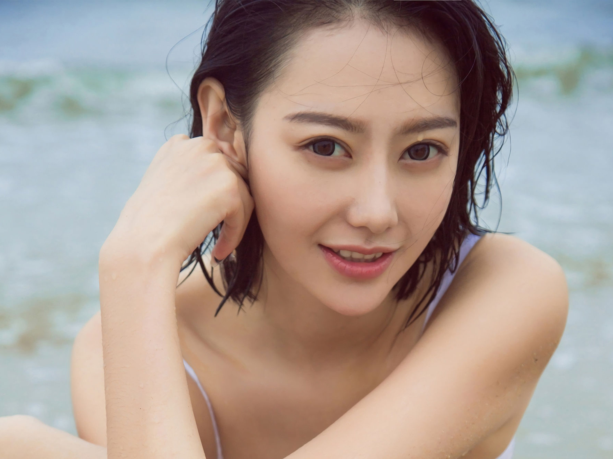 短发气质美女海边沙滩透视比基尼湿身极致诱惑  第4张