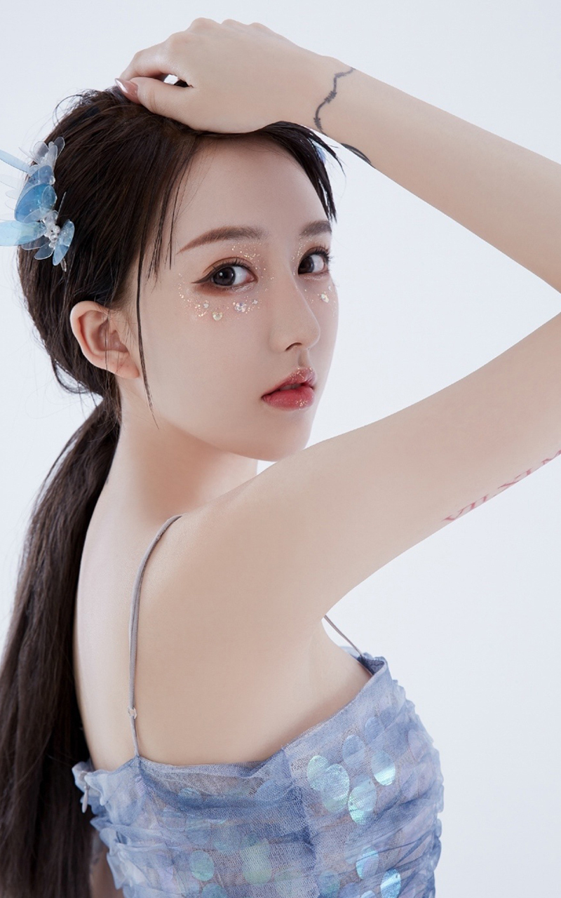 韩国顶级模特真空大胸事业线美女艺术照  第10张