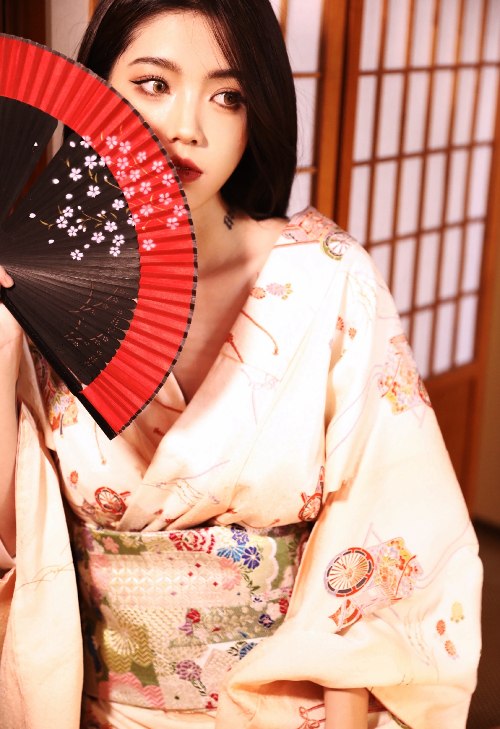 性感美女御姐日本和服妩媚诱惑私人摄影  第6张