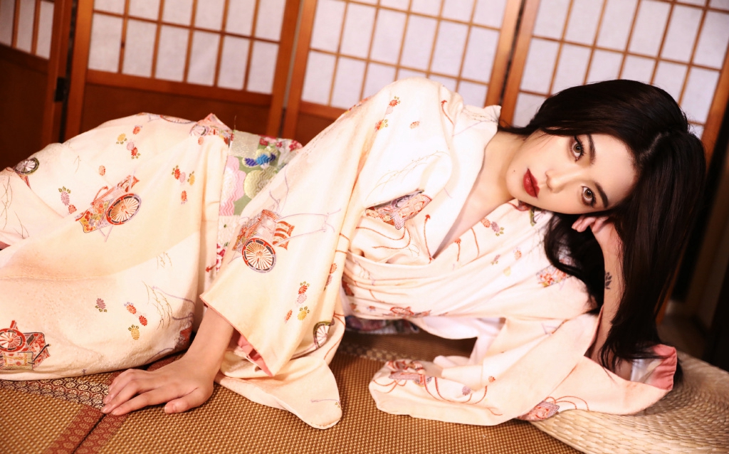 性感美女御姐日本和服妩媚诱惑私人摄影  第7张