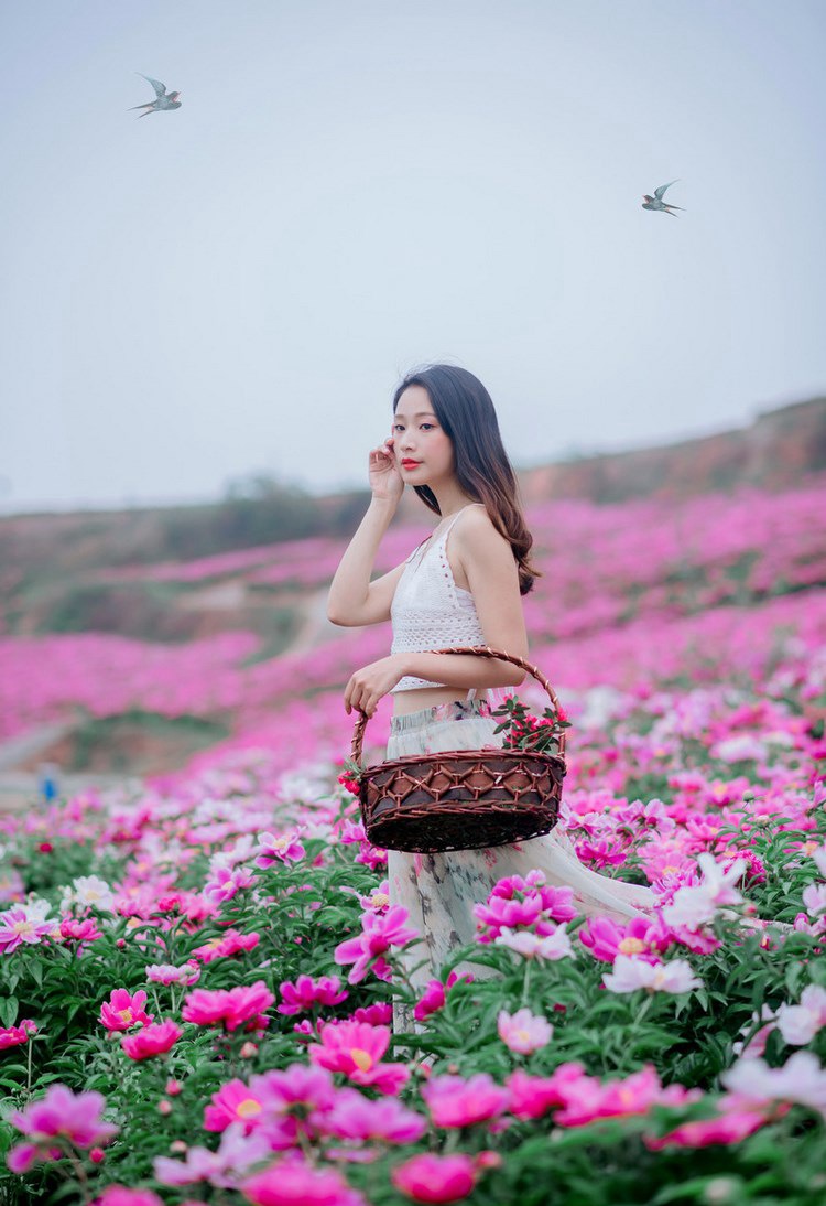 性感美女佳佳胸部走光美腿诱惑极致享受写真  第22张