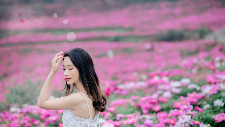 性感美女佳佳胸部走光美腿诱惑极致享受写真  第25张