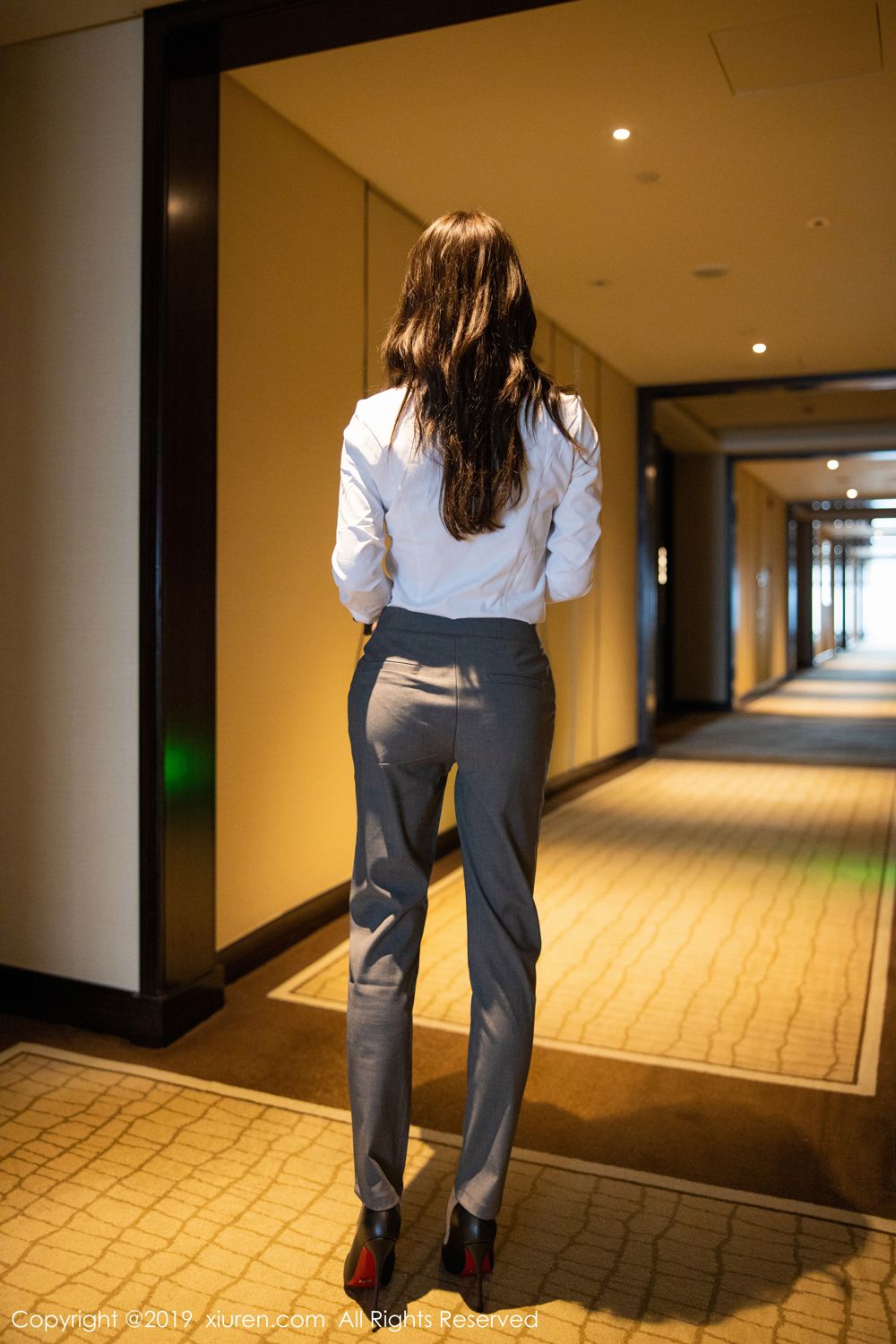 大胆女人周于希ol制服前凸后翘美妇身上销魂冲刺享受写真  第14张