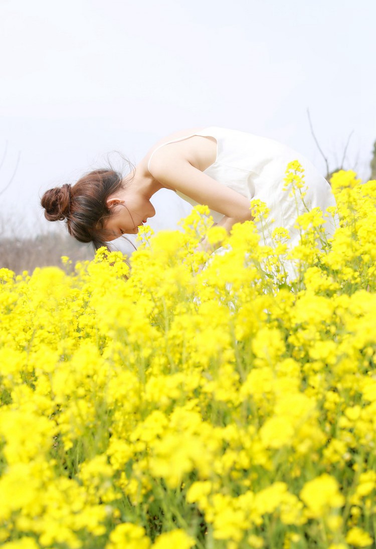 亚洲美女周于希超短裙诱惑翘臀写真图片  第13张