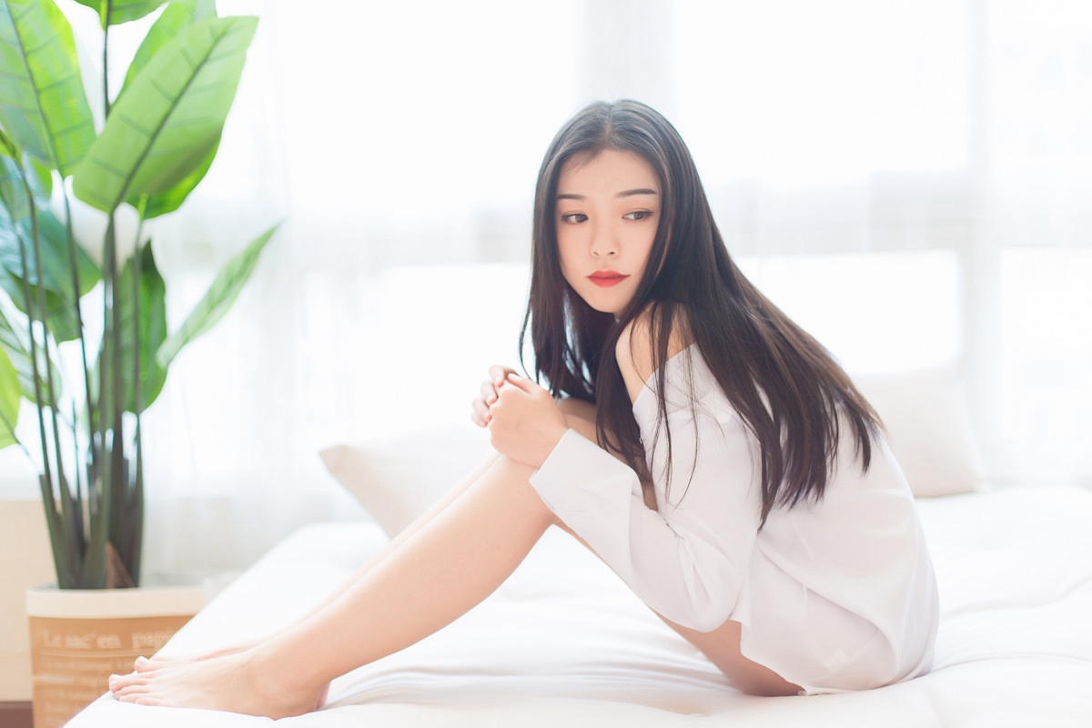 性感少妇梦心月丝袜美腿玉足诱惑美女大胸图片  第7张