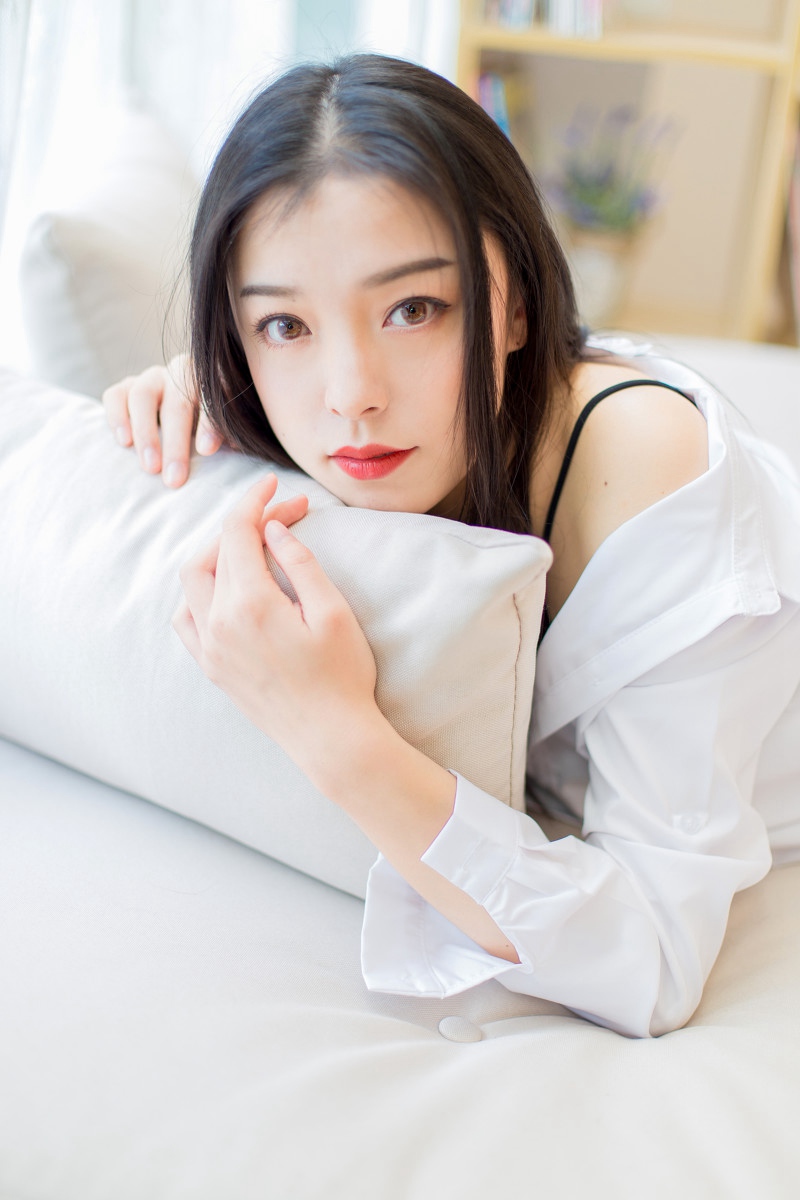 性感少妇梦心月丝袜美腿玉足诱惑美女大胸图片  第17张