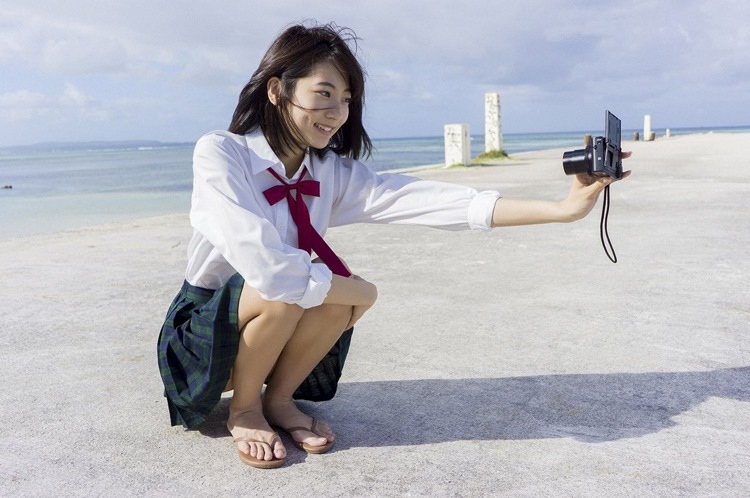 日本短发美女武田玲奈衬衫湿身性感福利写真图片  第3张