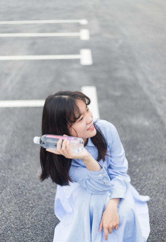 甜美长相宅男女神翘臀酥胸美乳惹火性感极致身材写真  第5张