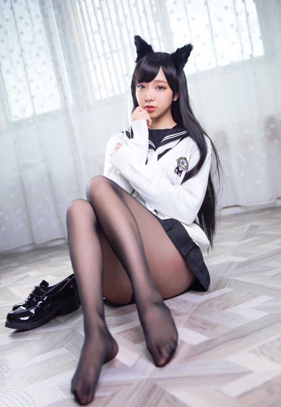 我们一起学猫叫，美女汤嘉琳制服，短裙，丝袜cos写真  第10张