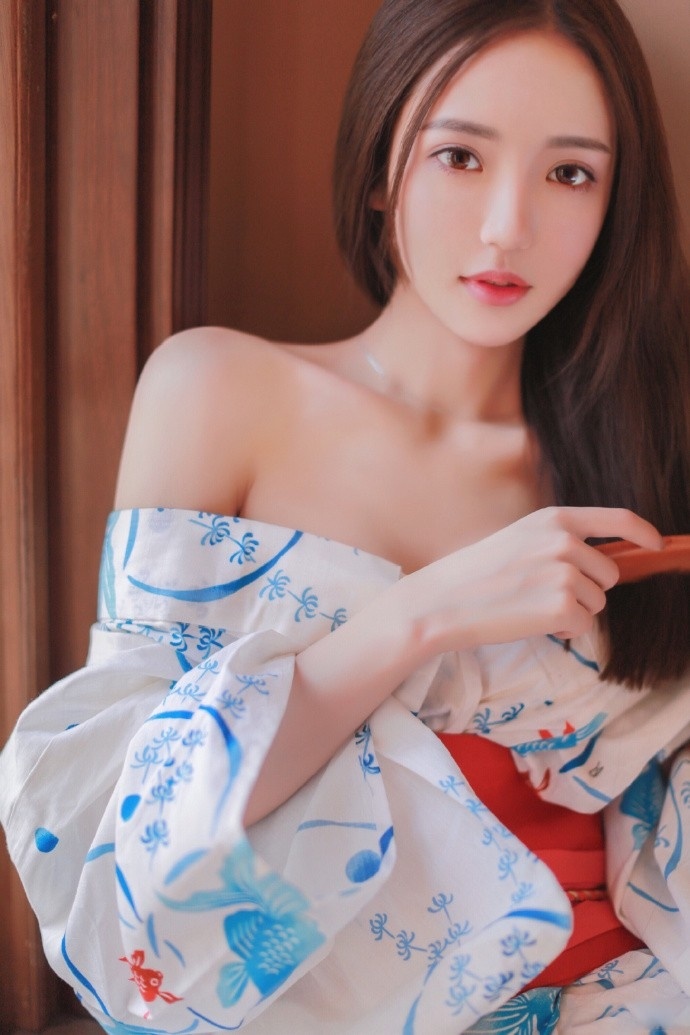 性感长发丰满美胸和服美女优雅私房写真图集  第6张