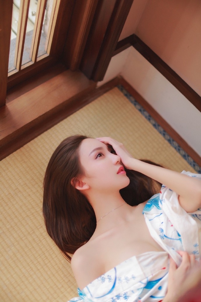 性感长发丰满美胸和服美女优雅私房写真图集  第7张