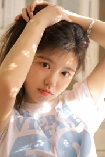 邻家姐姐明眸皓齿亮晶晶的大眼青涩勾火美女写真集