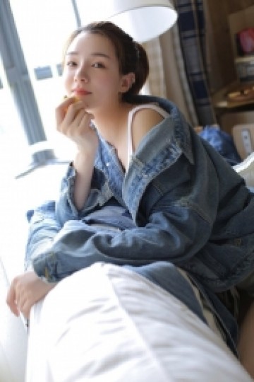 大胸越南美女哈斯小蛮腰大长腿美女私密部位自拍高清图片