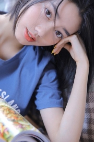 大胆女人杉杉超短裙诱惑白皙美腿极品销魂图片