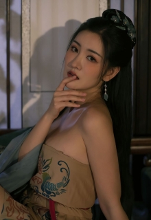 怀抱琵琶的性感轻纱古装美女沈梦瑶唯美古韵私房写真图片